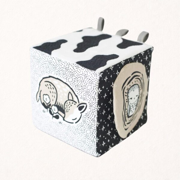 Cube d'activités noir et blanc fort contraste - bébé animaux - Wee Gallery