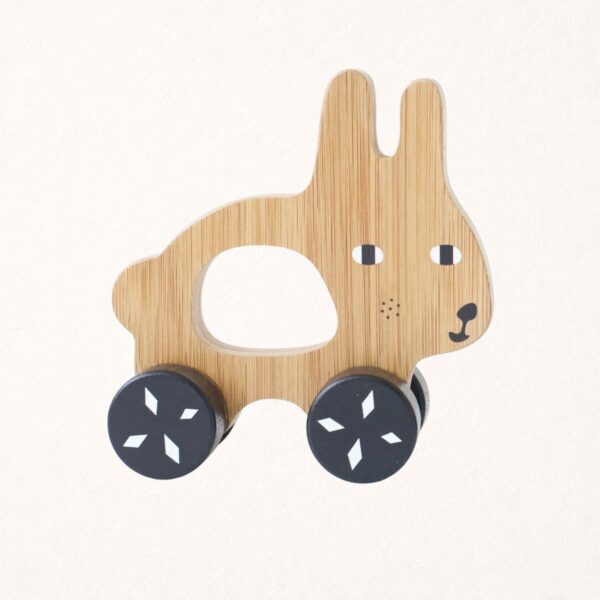 jouet à pousser en bois Lapin contrasté Wee gallery
